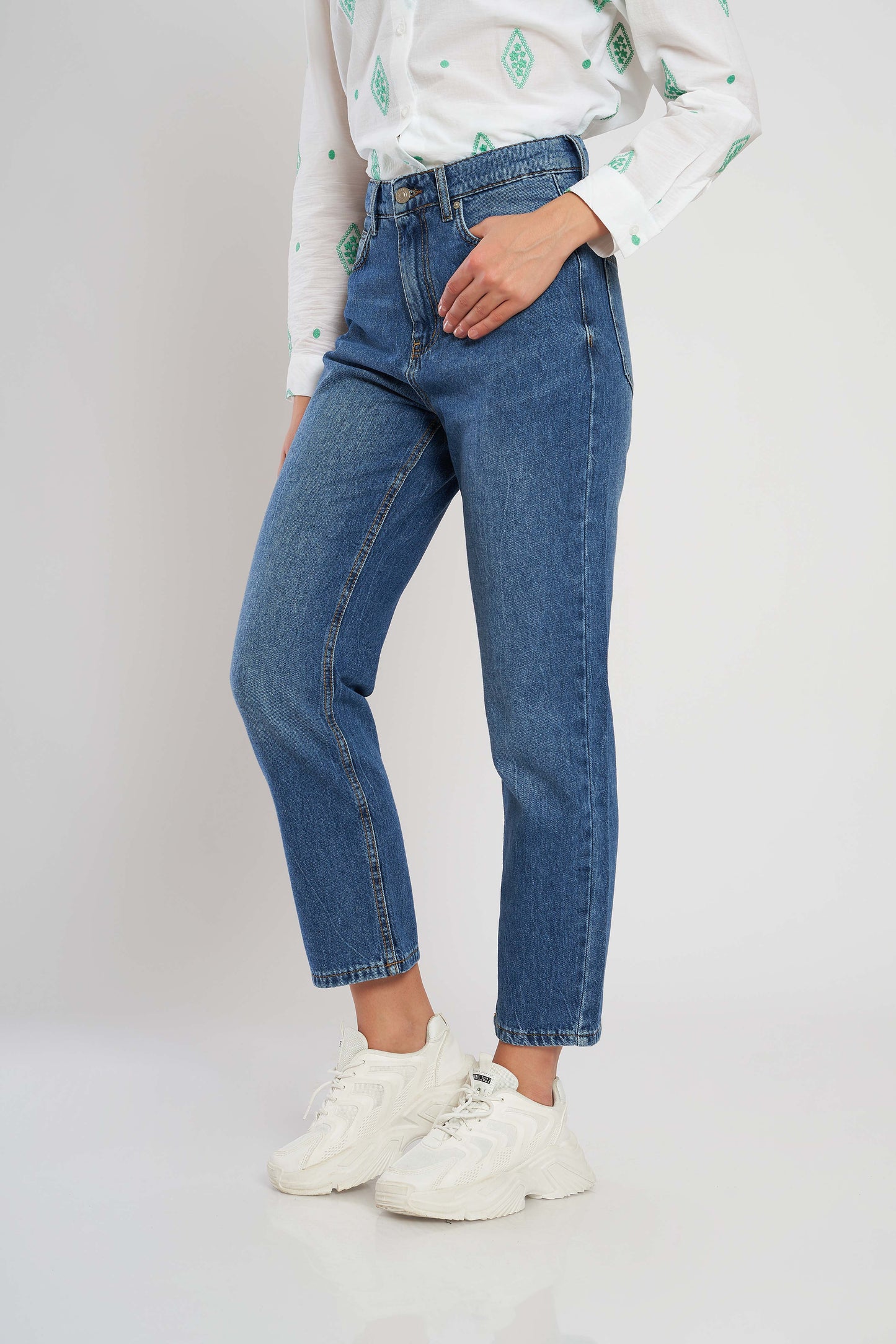 Mom Fit Jeans - For Women
