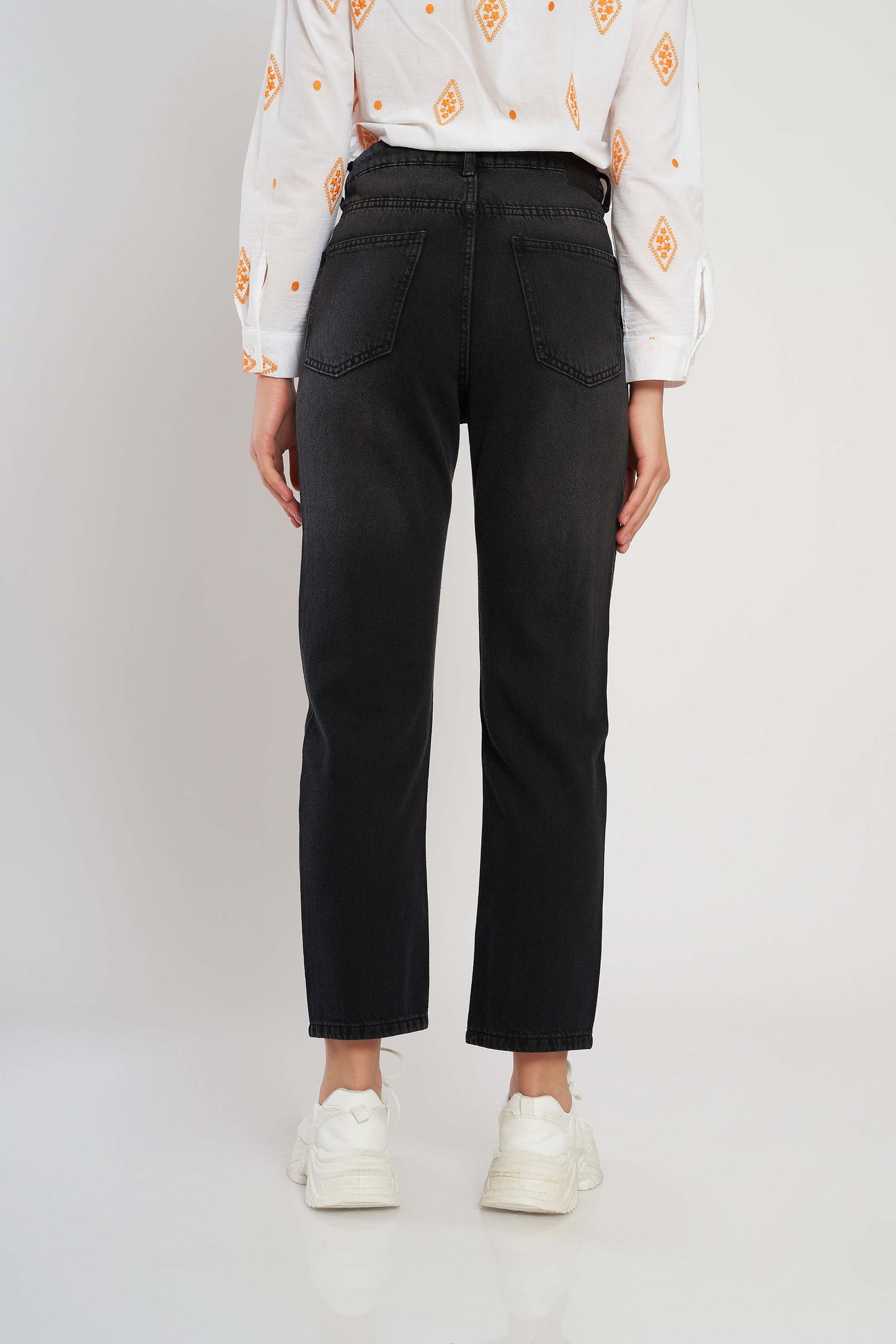 Mom Fit Jeans - For Women