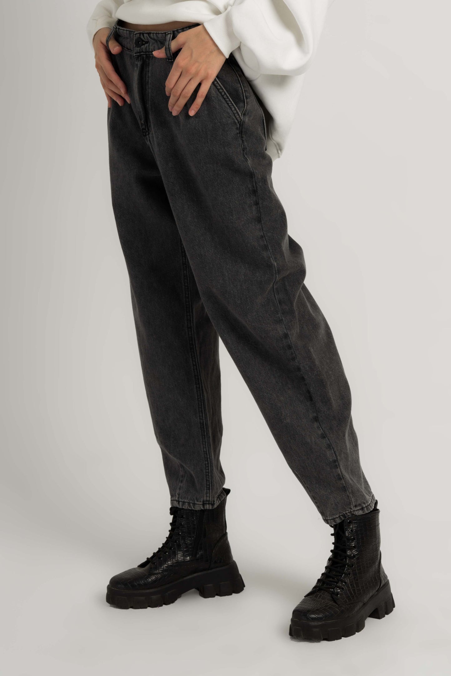 Slouchy Fit Jeans - For Women