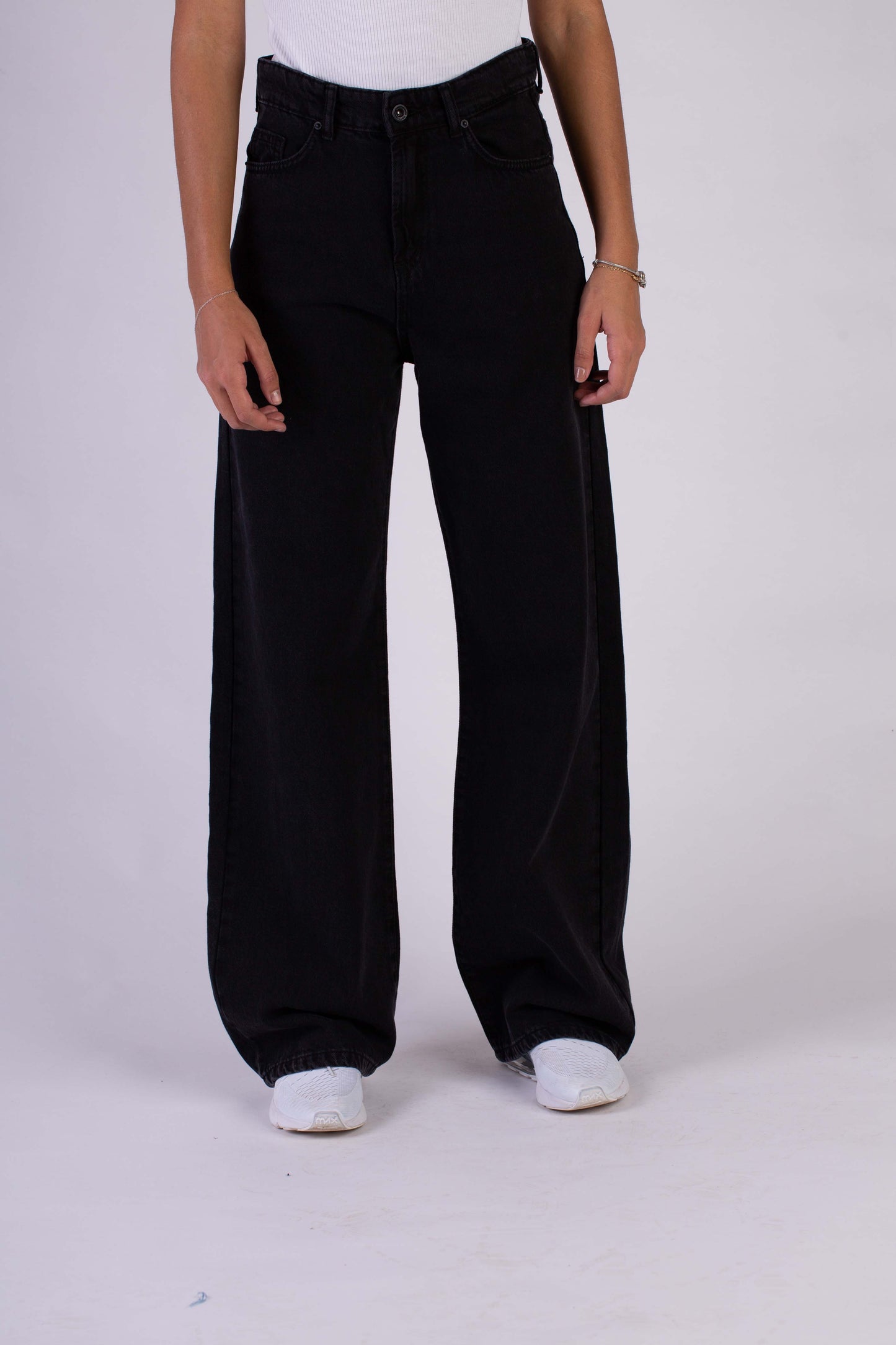 Wide-Leg Jeans - For Women