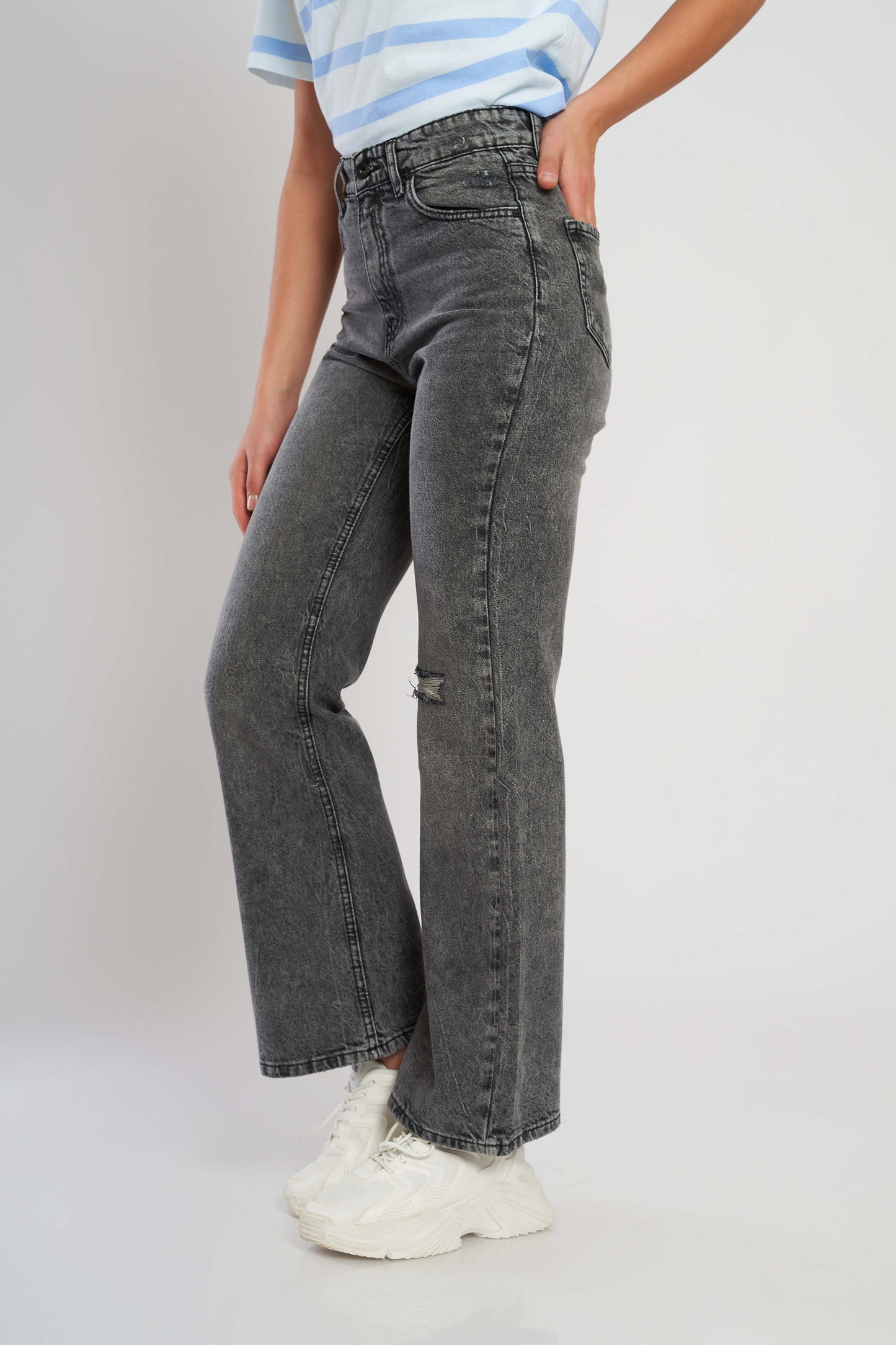 Dreed Flared Fit Jeans - Cropped For Women
