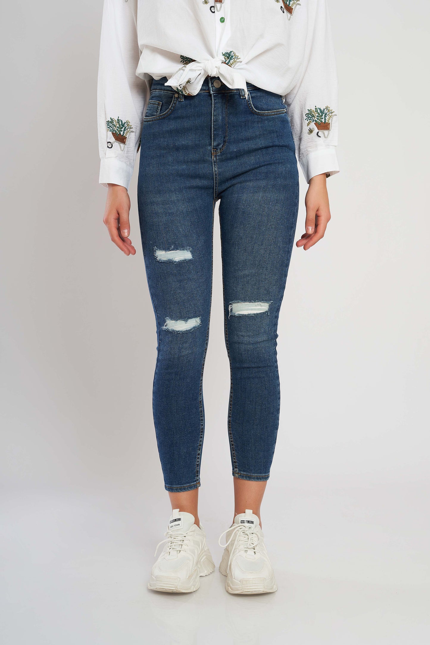 Skinny Fit Jeans - Mid Waist For Women