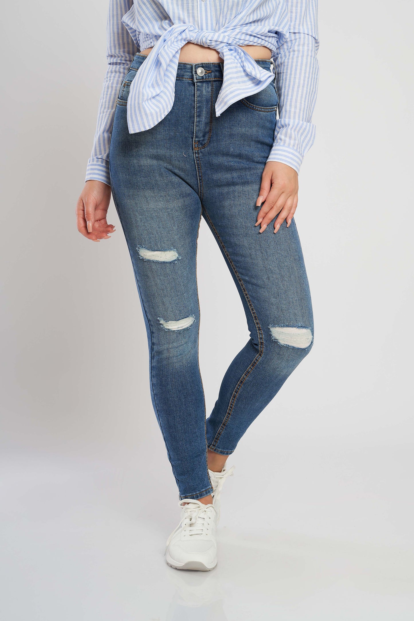 Skinny Fit Jeans - Mid Waist For Women