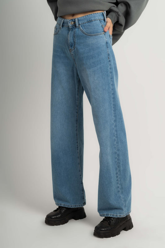 Wide-Leg Jeans - For Women