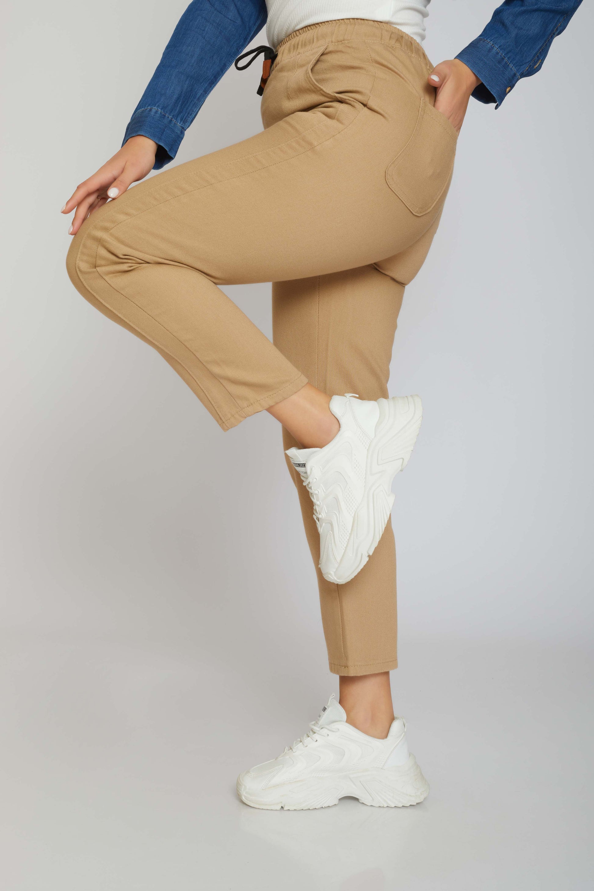 dj mom-fit gabardine elastic waistband