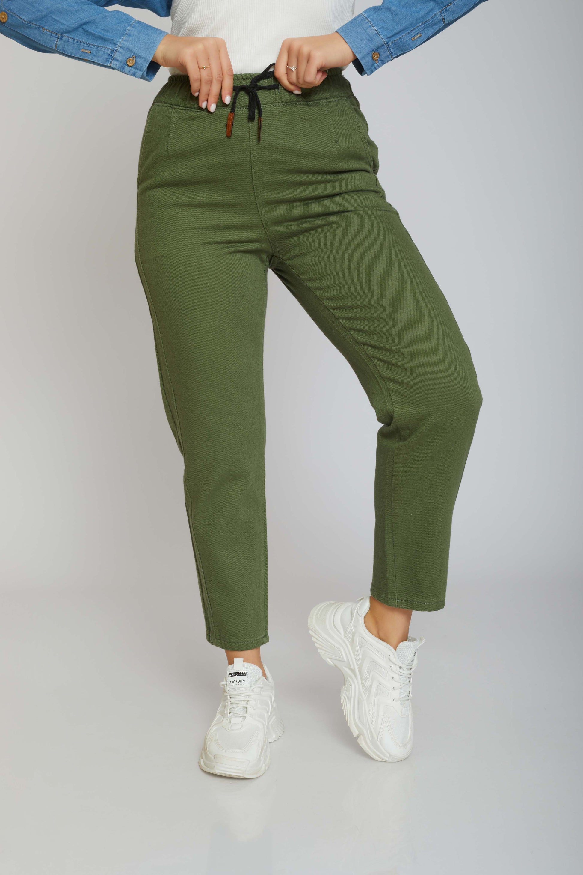 dj mom-fit gabardine elastic waistband